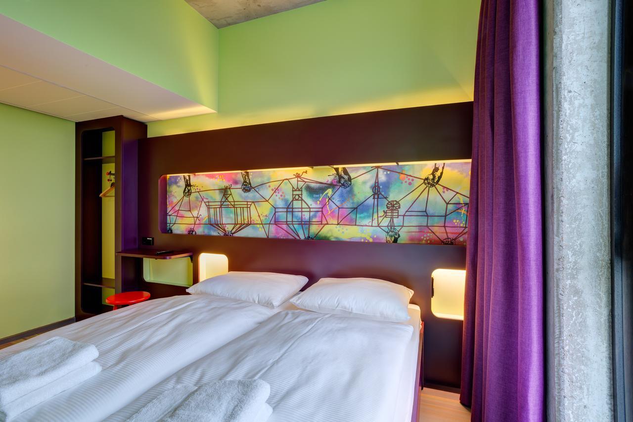 Meininger East Side Gallery Hotel 3*